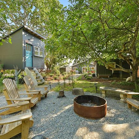 The Bayside Cottage North Saanich Экстерьер фото