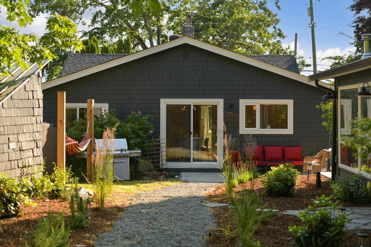 The Bayside Cottage North Saanich Экстерьер фото