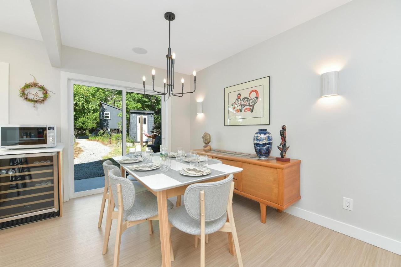 The Bayside Cottage North Saanich Экстерьер фото