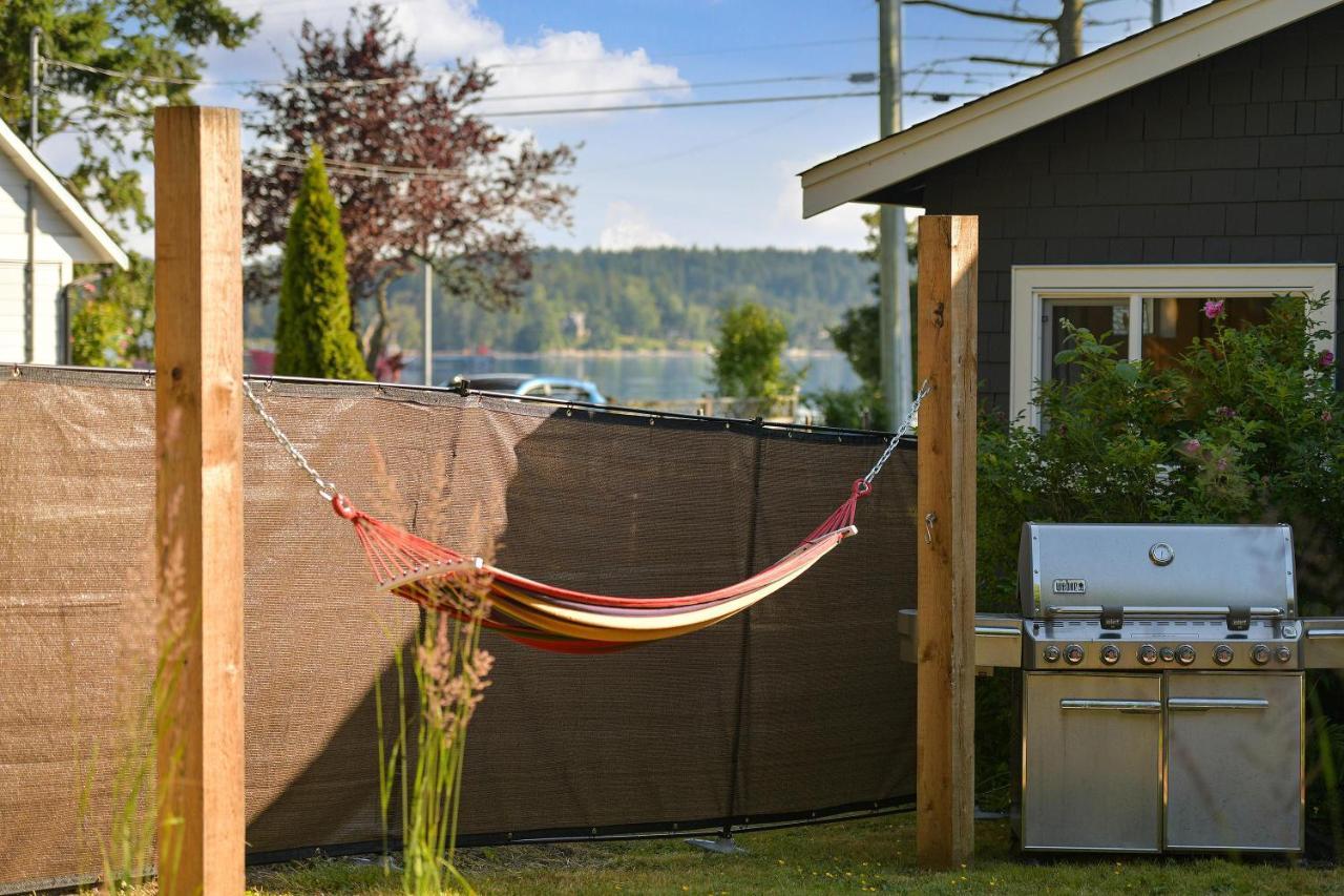 The Bayside Cottage North Saanich Экстерьер фото